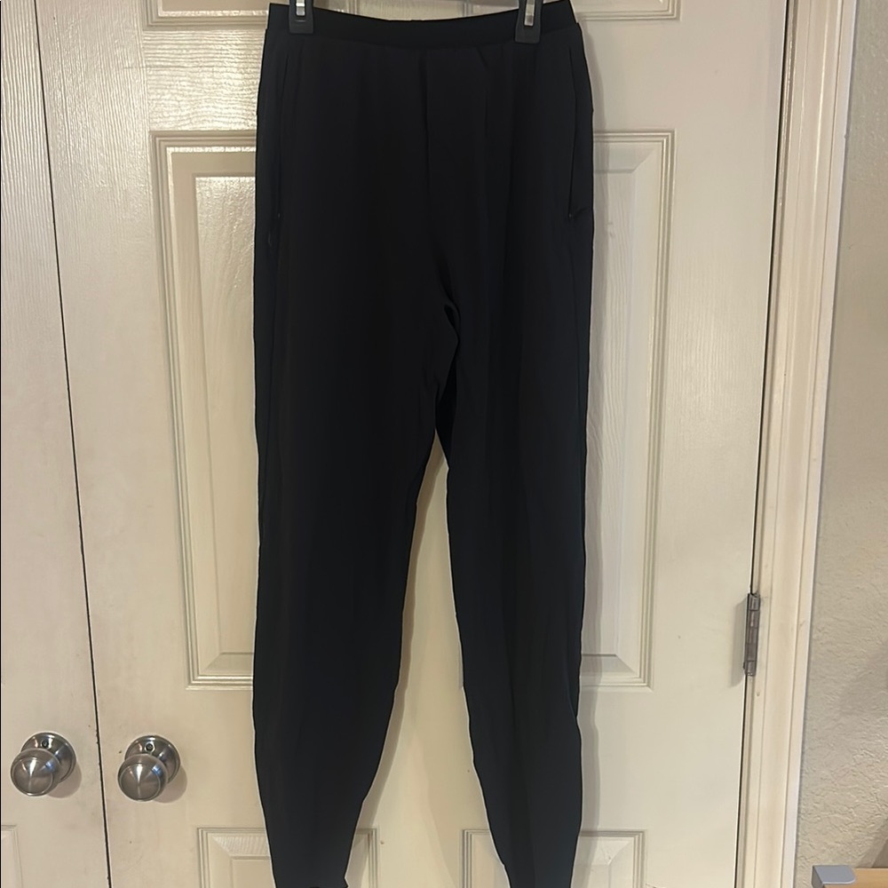 Men’s lululemon black joggers xs
